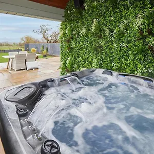 Host & - The Stables Holiday home